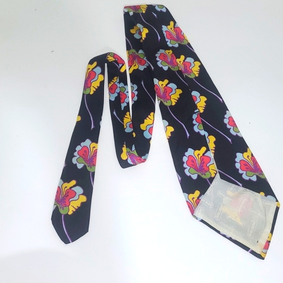 Peter Max Silk Tie Signed Pop Art Black w Hibiscus Floral Print Blue Pink Yellow - Picture 2 of 11